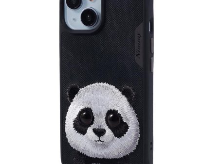 iPhone 15 Hybrid Cover m. Dyremotiv & Brodering - Panda For Sale